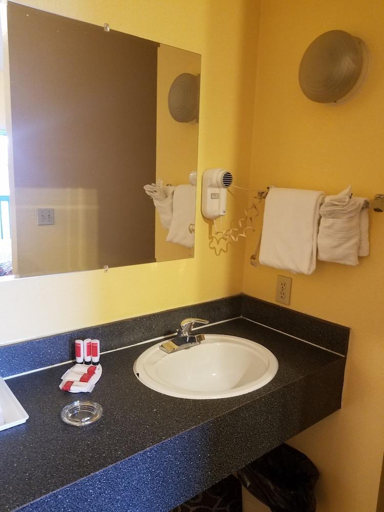 Travelodge By Wyndham Wenatchee Bagian luar foto