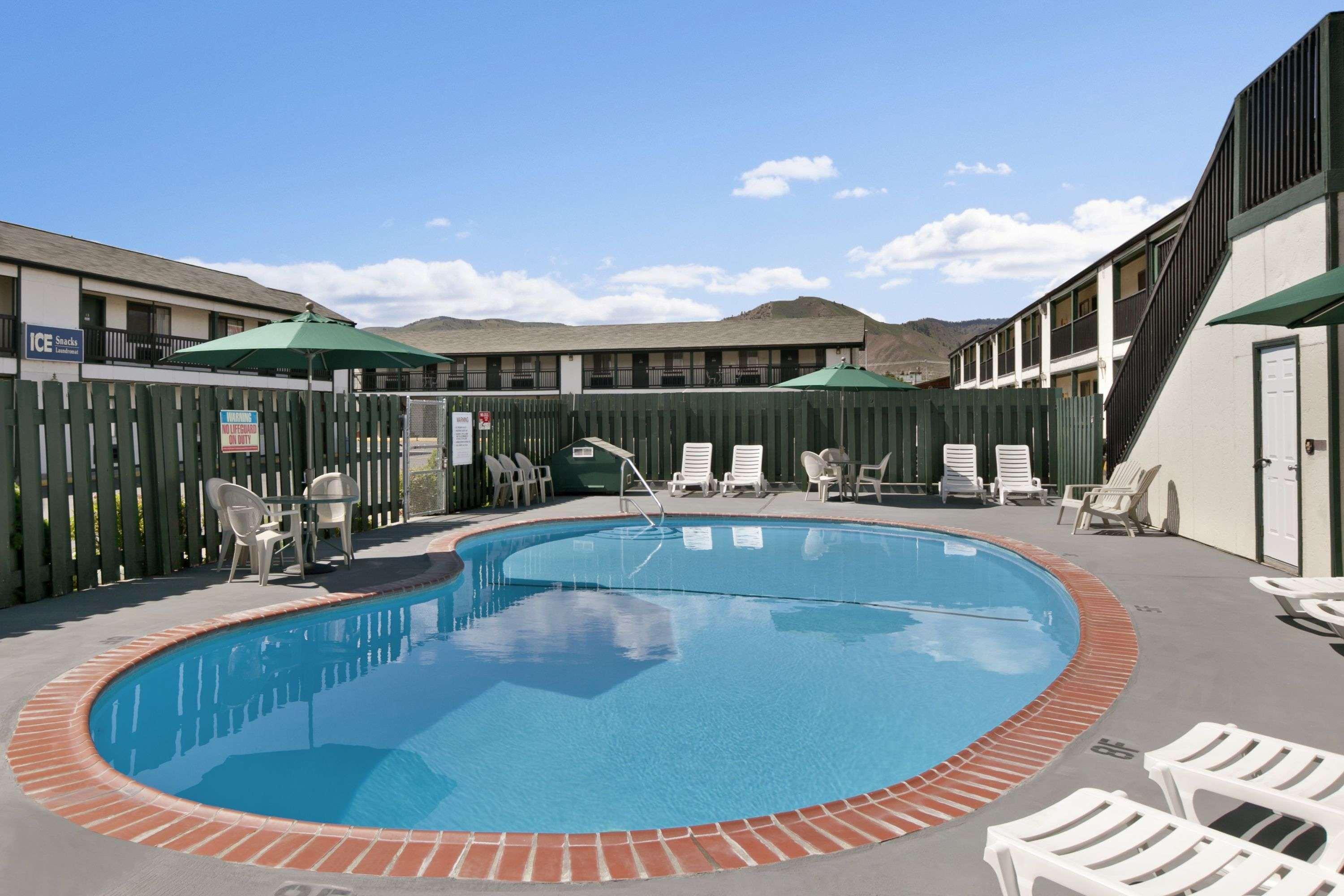 Travelodge By Wyndham Wenatchee Bagian luar foto